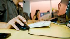 Operátor hrdina: Zachránil po telefonu život muži až v Rakousku