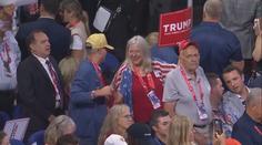 Sjezd republikánů v USA: Střelba na Trumpa neodradila fanoušky ani odpůrce