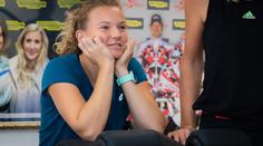Siniaková nasává domácí atmosféru, do ruky vzala už i raketu