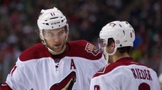 Další asistence, pak zranění: Hanzal vede statistiky celé NHL