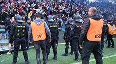 Fanoušky Sparty naštval policejní zákrok. Mohou mít nárok na odškodnění, říká expert