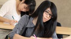 STUDENTI SE BOUŘÍ! Sedm jich podává žalobu na státní maturity!