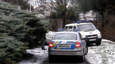 V doupěti pod křovím u metra Vyšehrad zemřel bezdomovec