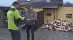 Drahý plyn: Někteří lidé ani nezapnou nové kotle. Na dračku jde dřevo