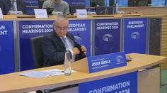 Jozef Síkela v horkém křesle. Europoslance zaujal jazykovou výbavou