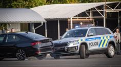 Policisté převzali nová auta. Hned s nimi předvedli drsné manévry