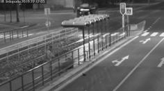 Agresor ohrožoval cestující MHD v Ostravě. Policie žádá o pomoc