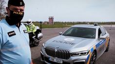 Závod superaut a motorek české policie: Podívejte se, kdo vyhrál!