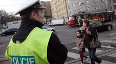 Šofér PŘEJEL šestiletou dívku na přechodu a UJEL! Chytili ho za PÁR MINUT!
