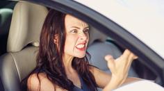 Češi stále nechápou zipování. Brzké řazení do pruhu může být nebezpečné, říká expert