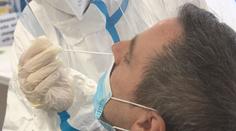 Čísla rostou, hospitalizací ubývá. Tři scénáře, jak to bude s covidem dál