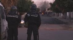 Tuniskem otřásají masivní protesty kvůli lockdownu, stovky lidí byly zatčeny
