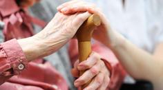 Nebezpečný mnohočetný myelom trápí tisíce Čechů. Příznaky se těžko poznávají