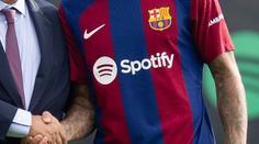Barca překvapí v El Clásicu. Na dresech bude mít slavné logo Rolling Stones