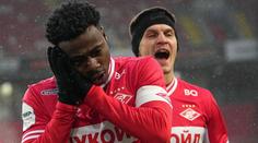 Fotbalista, který pašoval kokain, trpí v dubajské věznici. V cele žije s 20 lidmi