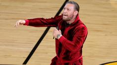 Jedno oko nezůstane suché. Legendární McGregor učí malého syna MMA chvaty