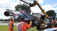 VIDEO: KRUTÁ SMRT v F1. Traťového komisaře přejel odklízecí jeřáb