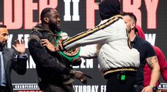 Kvůli šarvátce dostali zákaz! Za boxery se přimluvil Conor McGregor