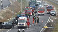 Nejhloupější smrt na silnicích: Po nehodě se poprali, smetl je kamion