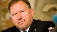 POLICEJNÍ RAZIE: Šéfa pražských strážníků vytáhli z auta! Kvůli úplatkům!