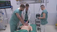 V Motole vzniklo unikátní centrum. Lékaři tam cvičí na figurínách