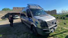 Policie hledala 14letého chlapce. Do pátrání se zapojili i potápěči a vrtulník