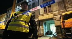 Muž chtěl skočit ze střechy, celou noc vyhrožoval policii!