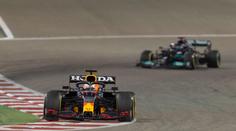 Fanoušci F1 zuří: Hamilton stále porušoval pravidla! Ředitel tvrdí opak