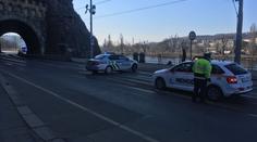 Provoz na nábřeží stál, kvůli munici zavřeli Vyšehradský tunel