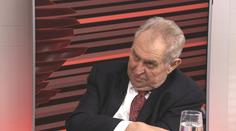 Ani před Vánoci se Zeman nedržel zpátky. Mluvil o vraždění kulometem