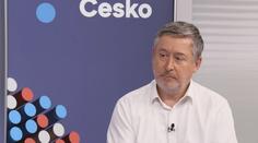 Češi jsou upnutí na spalovací motory. Elektromobilům stále nedůvěřují, říká Chmelík