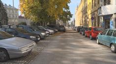 Ve městech chybí i tisíce parkovacích míst. V Praze se může jejich počet snížit