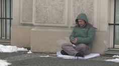 Muž držel protestní hladovku před budovou soudu