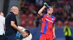 V Plzni se dvakrát červenalo a Viktoria ztratila body, Slavia rozstřílela Bohemku