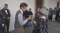 Hrady a zámky lákají na noční prohlídky. Součástí je i divadlo a hudba