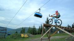 Bike park, koloběžky nebo tubing: Ve Špindlu se vyřádíte i v létě
