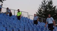 Přísná bezpečnostní opatření v Brně! Policie prohledává i tribuny