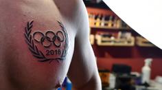 Olympijské kruhy na prsou! Čeští bobisté mají odvážné tetování