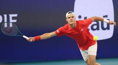 Fanynky jsou paf z tenisty Menšíka, přemožitel Djokoviče si zahrál na modela