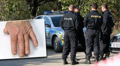 ZÁHADA NA KLADNĚ: Našel se kus prstu, policie hledá majitele