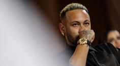 Zas o krůček blíž Santosu. Neymar kvůli odchodu prý obětuje 1,5 miliardy