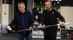 Rachůnek trefil hokejkou fanouška do hlavy. Příběh má ale šťastný konec