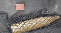Policisté v šoku! Senior jim přivezl v síťovce dělostřelecký granát