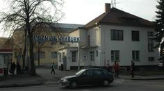 V nymburské nemocnici muž napadl sestřičku. Dostala ránu lopatou