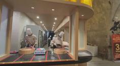 VIDEO: Nejdelší restaurace na světě. Rozprostírá po celém protileteckém tunelu