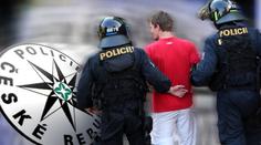 Detektivům se podařilo objasnit vraždu. Tělo našli v kufru auta