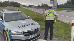 Poslední prázdninový víkend: Silnice a dálnice se hemžily policisty