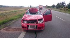 Cyklista srážku s autem nepřežil, náraz vozidlo zcela zdemoloval