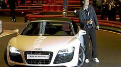 GALERIE: Cristiano Ronaldo - miluje gel na vlasy a auta