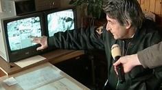 Kradl a současně natočil svůj obličej